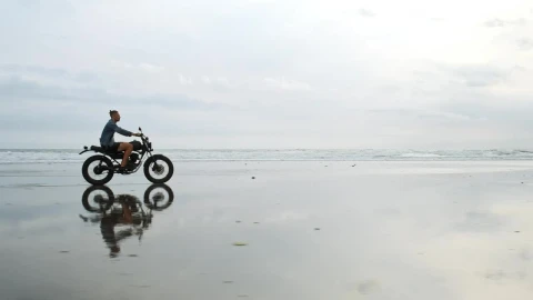 Stock Video Man On Motorcycle On The Seashor Animated Wallpaper - Free Live Wallpaper