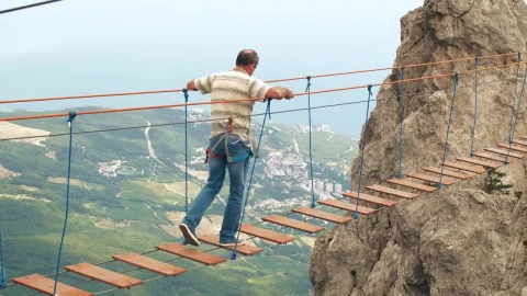Stock Video Man Meeting An Extreme Challeng Animated Wallpaper - Free Live Wallpaper