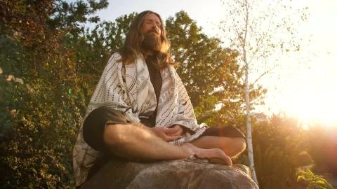Stock Video Man Meditating Deeply At Sunset In Natur Animated Wallpaper - Free Live Wallpaper