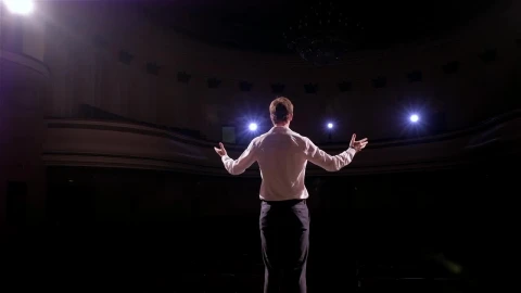Stock Video Man Introduces Himself To Seminar Audienc Animated Wallpaper - Free Live Wallpaper