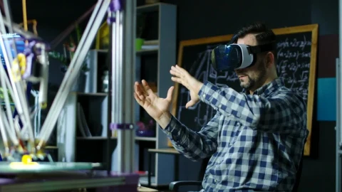Stock Video Man In The Classroom Exploring Vr Technolog Animated Wallpaper - Free Live Wallpaper