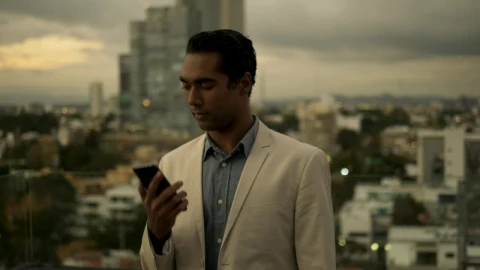 Stock Video Man In Suit Making A Phone Call Outsid Animated Wallpaper - Free Live Wallpaper