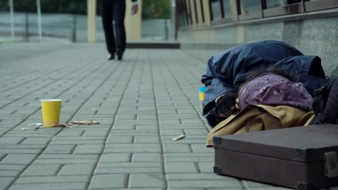 Stock Video Man In Suit Giving Food To Homeles Animated Wallpaper - Free Live Wallpaper