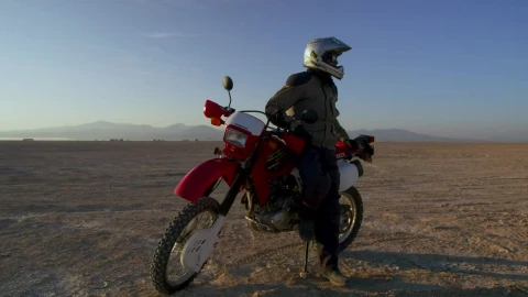 Stock Video Motocross Biker In The Desert Live Wallpaper - Free Live Wallpaper