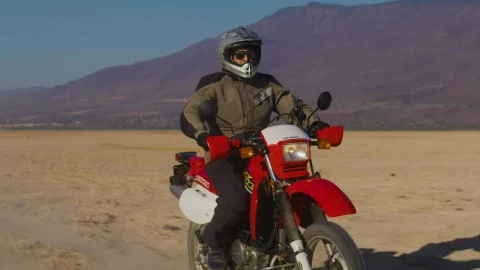 Stock Video Motorcyclist In The Arid Desert Live Wallpaper - Free Live Wallpaper