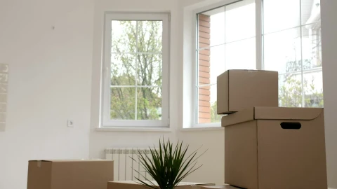 Stock Video Moving Into A Newly Purchased House Live Wallpaper - Free Live Wallpaper
