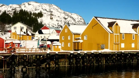 Stock Video Multi Colored Wooden Fishing Houses And Pier Live Wallpaper - Free Live Wallpaper