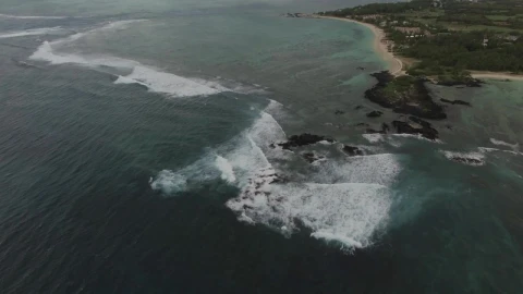 Stock Video Multiple Waves Breaking Live Wallpaper - Free Live Wallpaper