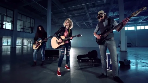 Stock Video Music Band Shooting Video In An Empty Warehouse Live Wallpaper - Free Live Wallpaper