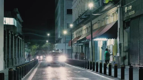 Stock Video Narrow Avenue At Night Live Wallpaper - Free Live Wallpaper