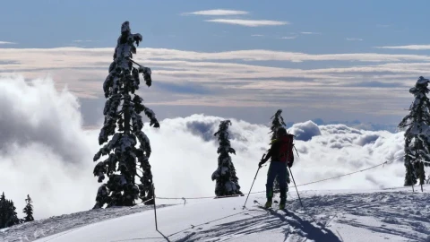 Stock Video Near The Limit At The Top Of A Snowy Mountain Live Wallpaper - Free Live Wallpaper