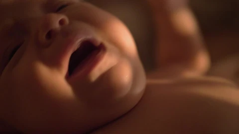 Stock Video Newborn Baby Crying Live Wallpaper - Free Live Wallpaper