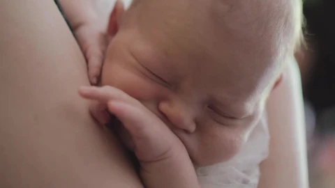 Stock Video Newborn Beginning To Cry Live Wallpaper - Free Live Wallpaper