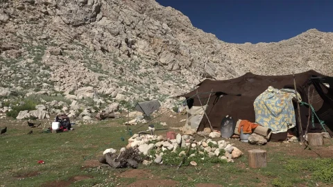 Stock Video Nomad And Tent In The Top Of The Mountain Live Wallpaper - Free Live Wallpaper