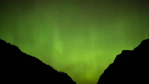 Stock Video Northern Lights Behind Two Mountains Live Wallpaper - Free Live Wallpaper