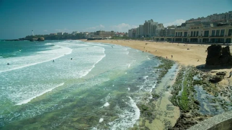 Stock Video Ocean Waves Bursting On The Shore Of The Coast Live Wallpaper - Free Live Wallpaper