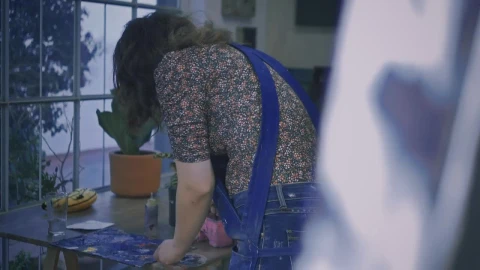 Stock Video Oil Painter Working Live Wallpaper - Free Live Wallpaper