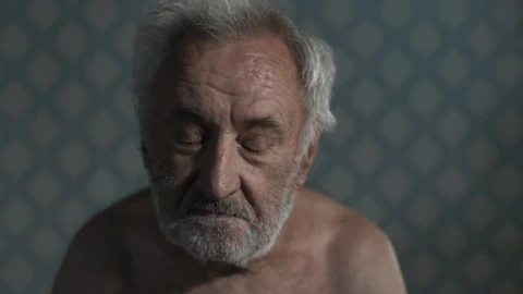 Stock Video Old And Depressed Man Portrait Live Wallpaper - Free Live Wallpaper