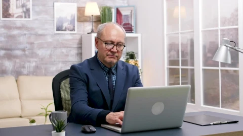 Stock Video Old Businessman Working From Home Live Wallpaper - Free Live Wallpaper