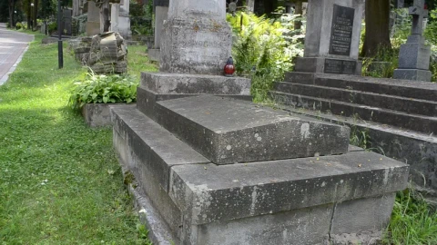 Stock Video Old Graves In A Cemetery Live Wallpaper - Free Live Wallpaper
