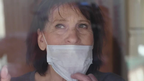 Stock Video Old Woman Takes Off Her Mask Live Wallpaper - Free Live Wallpaper