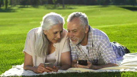 Stock Video Older Couple With Their Cellphones Live Wallpaper - Free Live Wallpaper