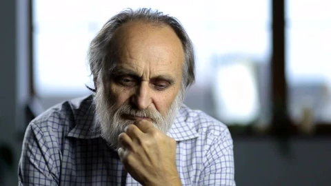 Stock Video Older Man Deep In Thought Live Wallpaper - Free Live Wallpaper