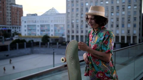 Stock Video Older Skater Using A Phone Live Wallpaper - Free Live Wallpaper