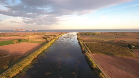 Stock Video On A River In An Agricultural Area Live Wallpaper - Free Live Wallpaper