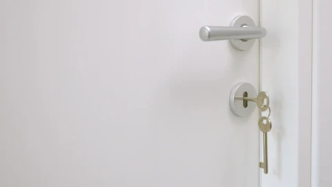 Stock Video Opening A Door With A Hanging Key Live Wallpaper - Free Live Wallpaper