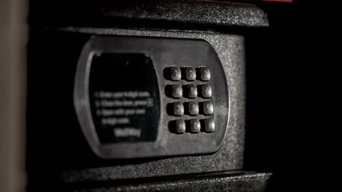 Stock Video Opening A Safe With The Code Live Wallpaper - Free Live Wallpaper