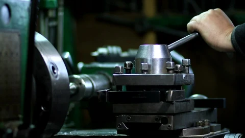 Stock Video Operating A Lathe Live Wallpaper - Free Live Wallpaper