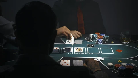Stock Video Over Shoulder Shot Of A Poker Game Live Wallpaper - Free Live Wallpaper
