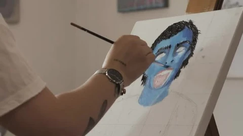 Stock Video Painter Depicting An Artistic Work On A Canvas Live Wallpaper - Free Live Wallpaper