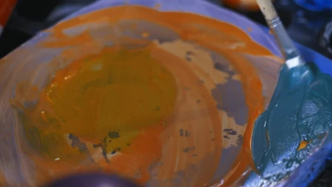 Stock Video Painter Mixing Blue Paint Live Wallpaper - Free Live Wallpaper