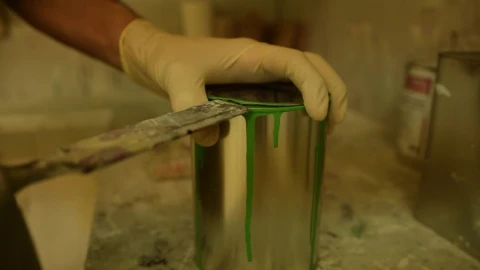 Stock Video Painter Opening A Can Of Green Paint Live Wallpaper - Free Live Wallpaper