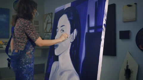 Stock Video Painter Working On A Portrait In Blue Tones Live Wallpaper - Free Live Wallpaper