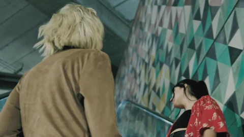 Stock Video Pair Of Girls On An Escalator Live Wallpaper - Free Live Wallpaper