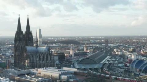 Stock Video Panoramic View Of A City With A Cathedral Live Wallpaper - Free Live Wallpaper