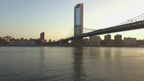 Stock Video Panoramic View Of The Manhattan Bridge From The River Live Wallpaper - Free Live Wallpaper