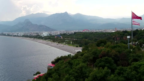 Stock Video Paragliding Towards The Beach Live Wallpaper - Free Live Wallpaper