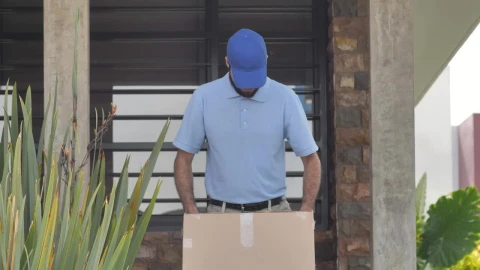 Stock Video Parcel Clerk With A Package On A Dolly Live Wallpaper - Free Live Wallpaper