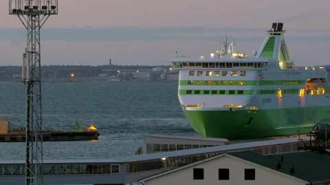 Stock Video Passenger Ship Entering Port At Dusk Live Wallpaper - Free Live Wallpaper