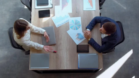 Stock Video People Ending A Business Meeting Live Wallpaper - Free Live Wallpaper