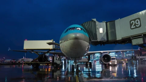 Stock Video People Leaving An Aircraft Live Wallpaper - Free Live Wallpaper