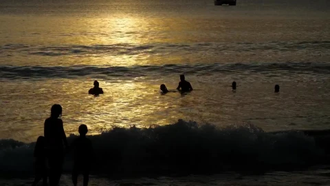 Stock Video People Silhouettes At The Beach Live Wallpaper - Free Live Wallpaper