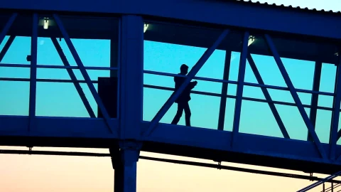 Stock Video People Walking In Airport Tunnel Live Wallpaper - Free Live Wallpaper
