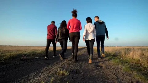 Stock Video People Walking In The Countryside Road Live Wallpaper - Free Live Wallpaper