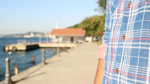 Stock Video Person Cleaning His Glasses Live Wallpaper - Free Live Wallpaper