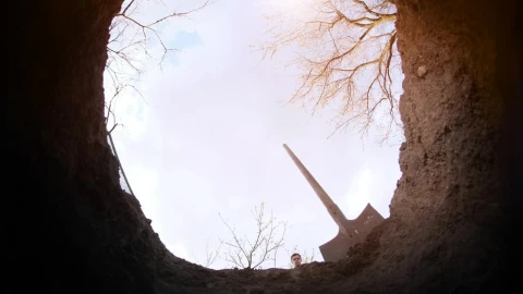 Stock Video Person Filling A Hole In The Ground Live Wallpaper - Free Live Wallpaper